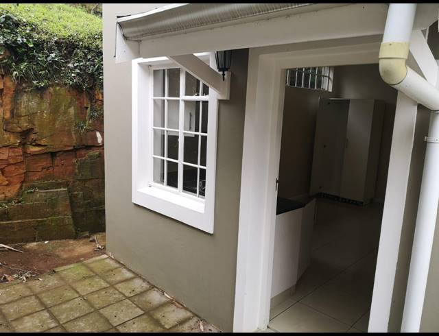 0.5 BEDROOM APARTMENT TO LET IN PRESTBURY